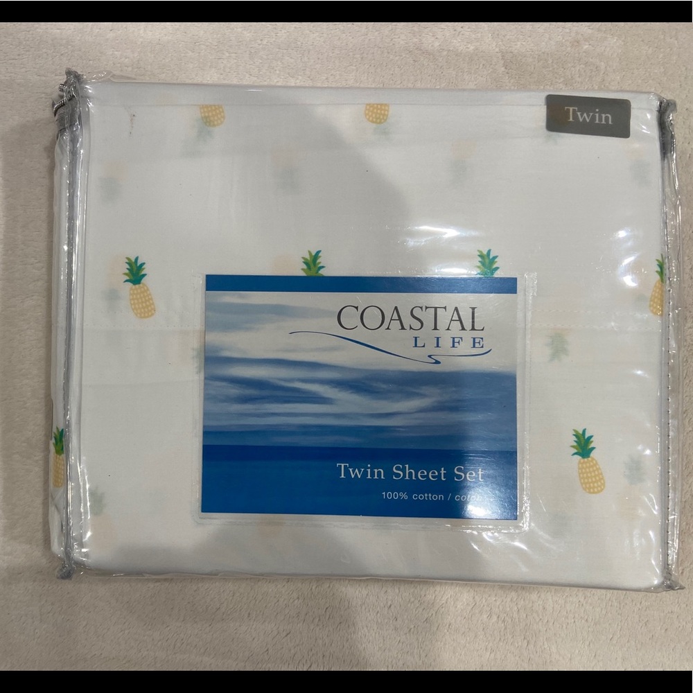 Coastal Life Pineapple sheets.